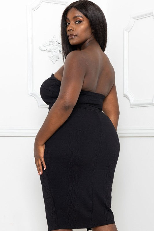 TEXTURED FABRIC TUBE TOP PLUS SIZE MIDI DRESS